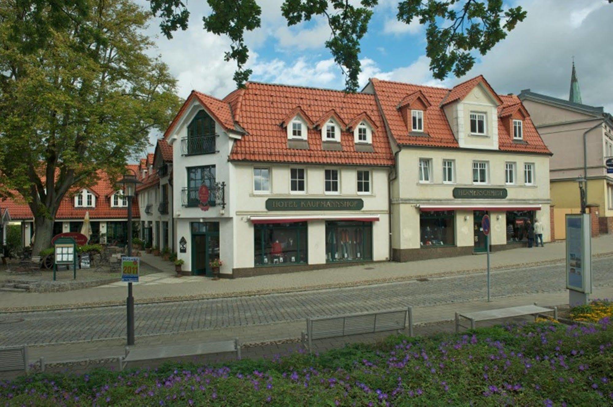 Romantik Hotel Kaufmannshof Bergen Auf Rugen Exteriér fotografie