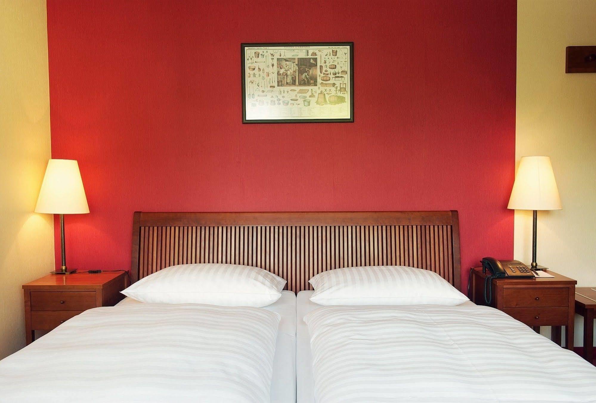 Romantik Hotel Kaufmannshof Bergen Auf Rugen Exteriér fotografie