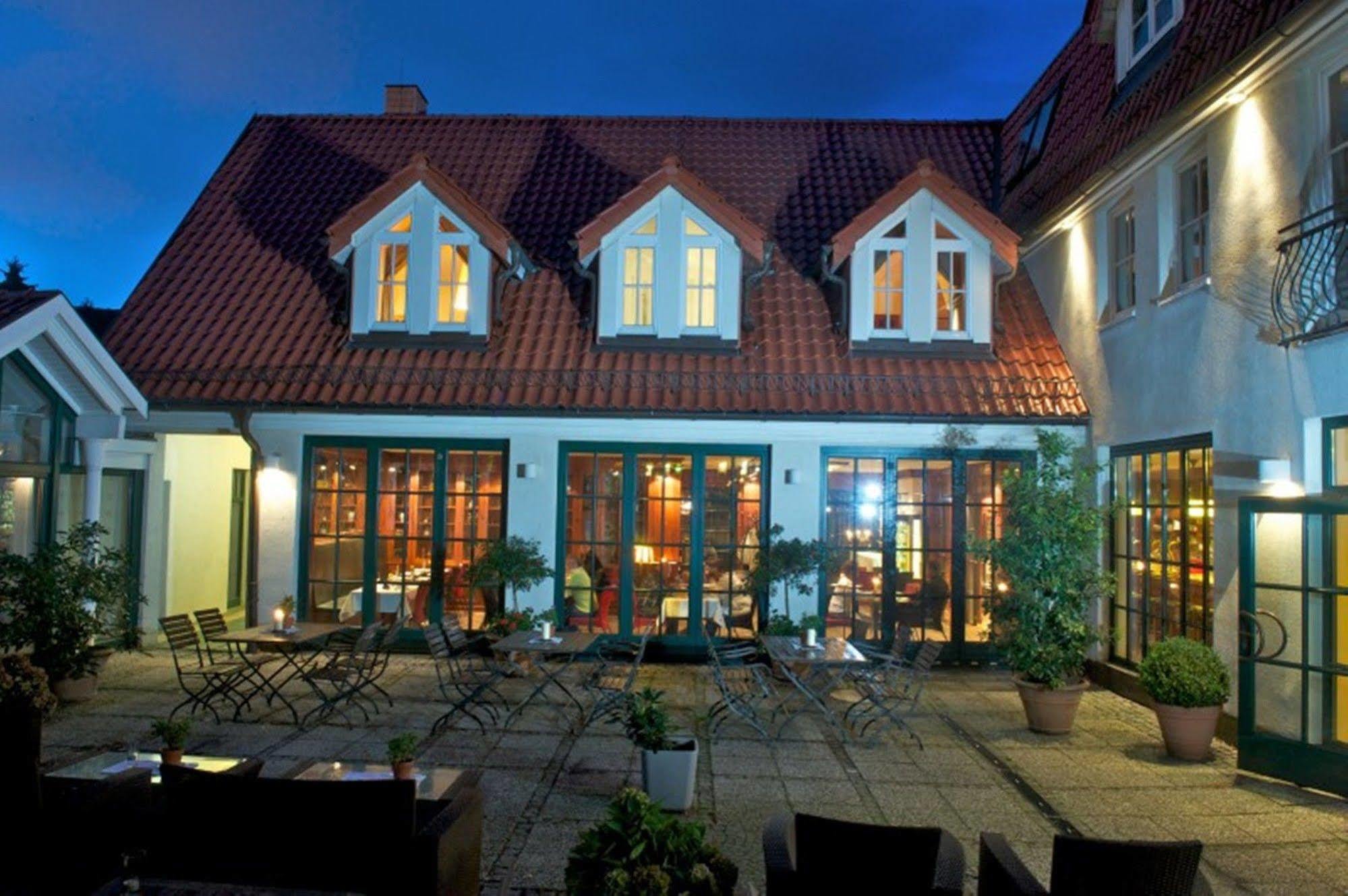 Romantik Hotel Kaufmannshof Bergen Auf Rugen Exteriér fotografie